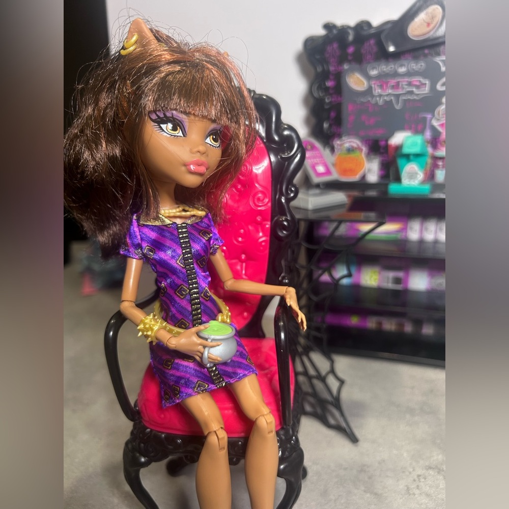 Monster High Coffin Bean datant de 2011, incluant la poupée Clawdeen Wolf ! - Picture 4 of 6